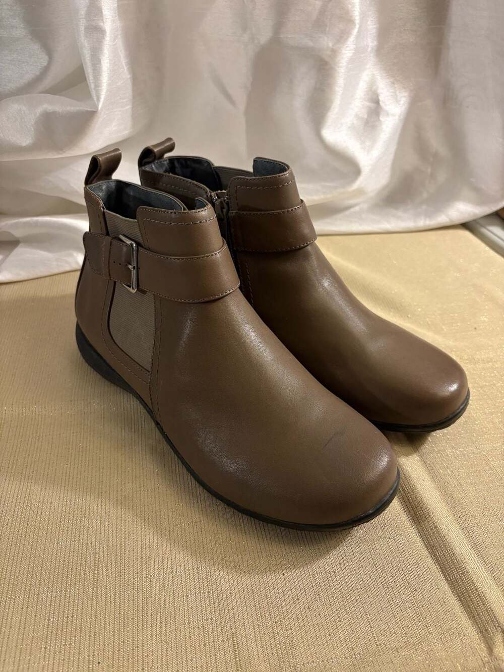 Vionic Adrie Brown Ankle Boots